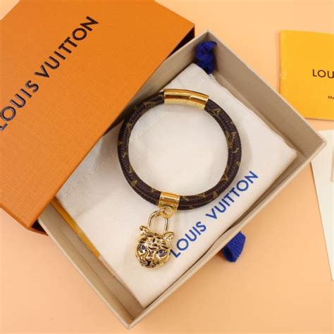 bracciale louis vuitton uomo replica|false louis vuitton shirts.